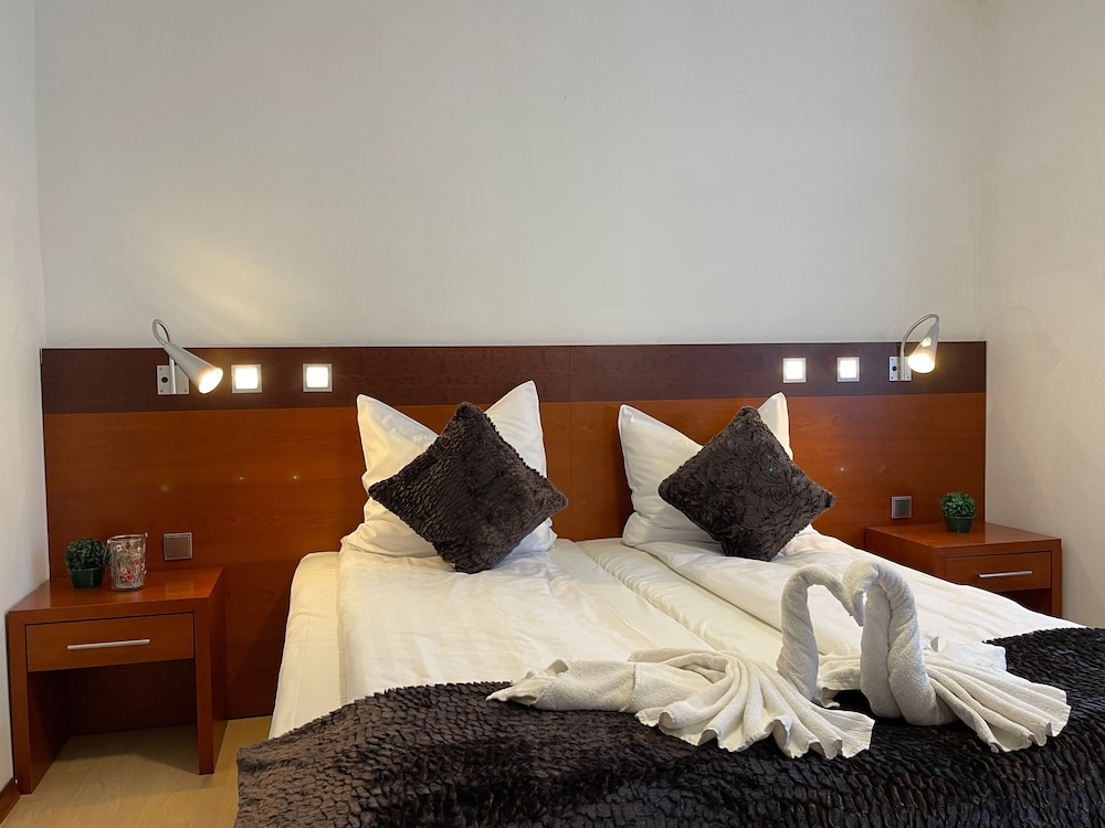 Griffin Hotel Am Neumarkt — Koeln