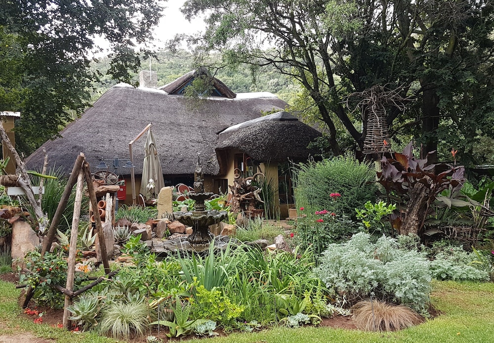 Hornbill Lodge — 4-Star Luxury Hotel in Johannesburg, South Africa
