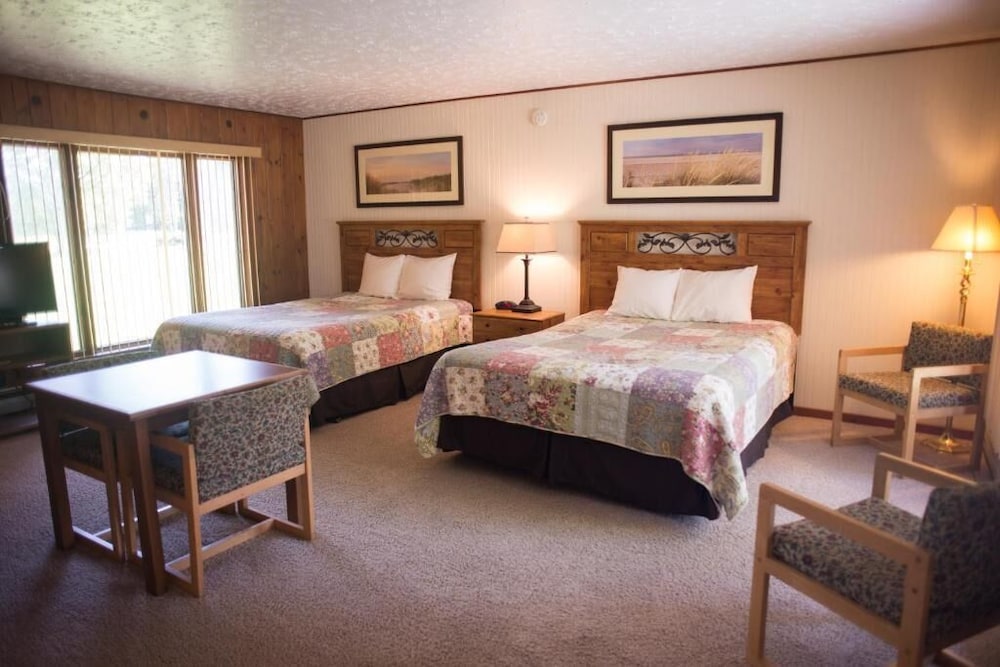M 22 Inn Suttons Bay - photo 21