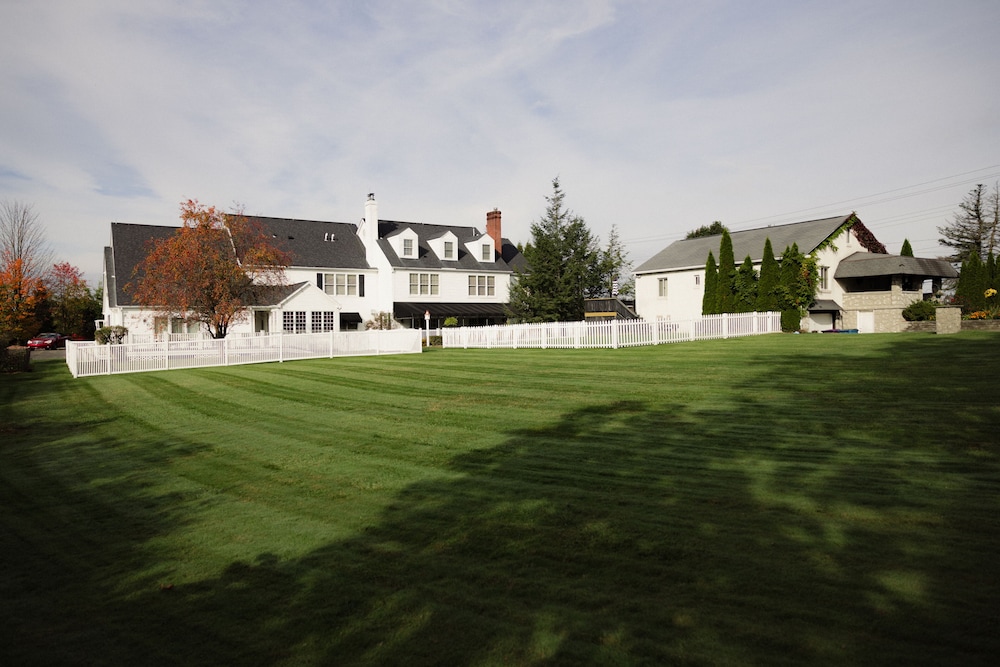 Oakmont Inn - photo 49