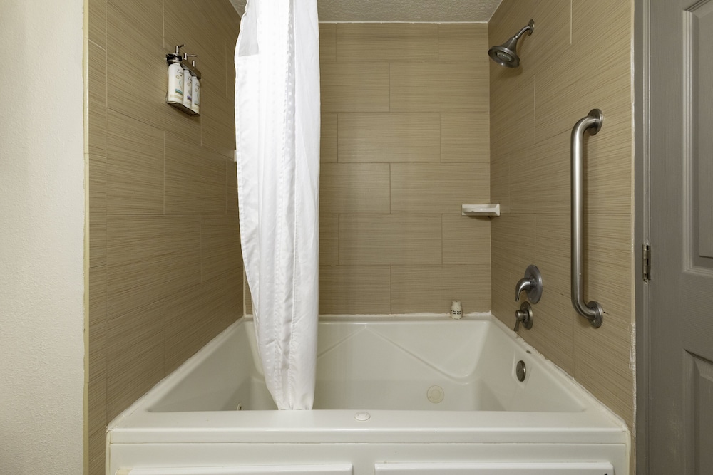 Holiday Inn Express & Suites Jacksonville Airport by IHG - photo 42