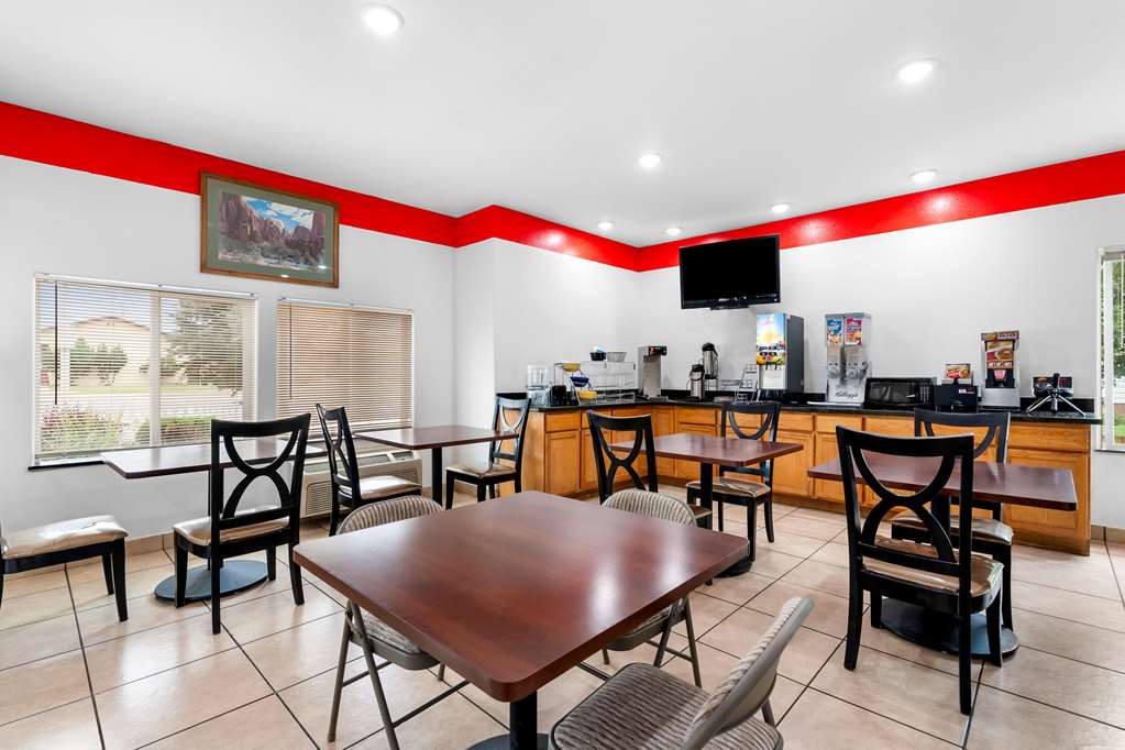 Econo Lodge Panguitch near Bryce Canyon - photo 36