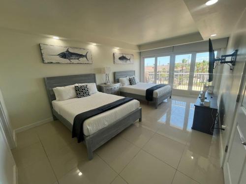 Beachfront Luxury Renewed Condo — 4-Star Luxury Hotel in South Padre Island, United States