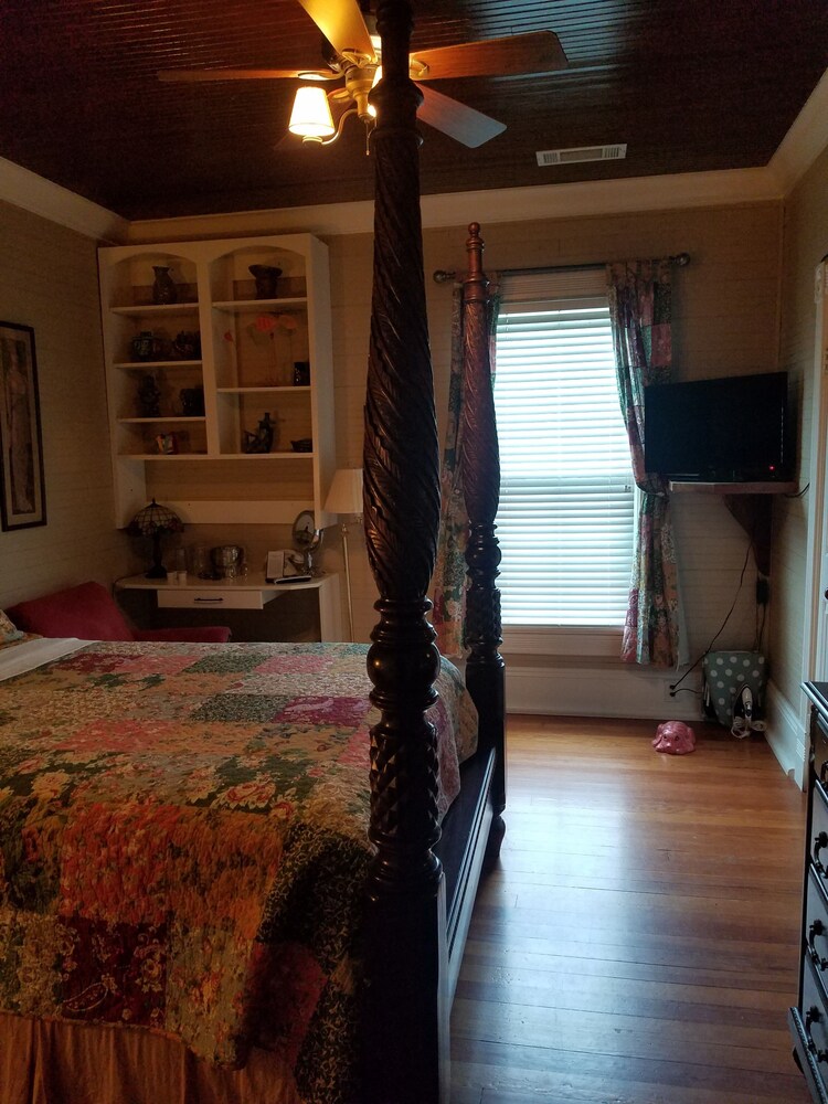 Lake Allatoona Inn - photo 8