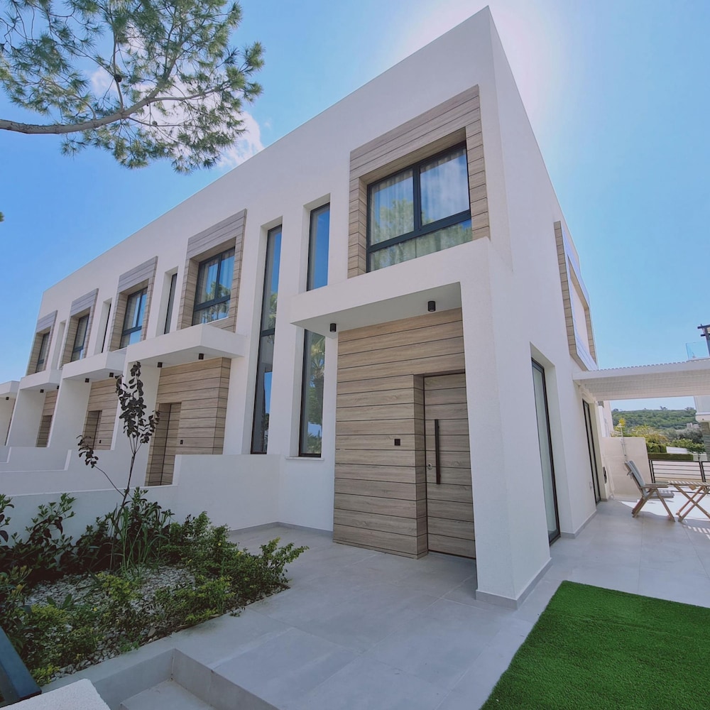 Stay Sunshine Aura In Protaras — Paralimni