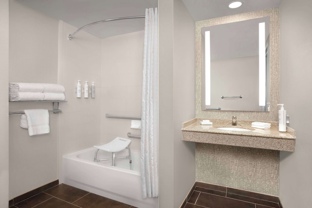 Hilton Garden Inn Gainesville - photo 19