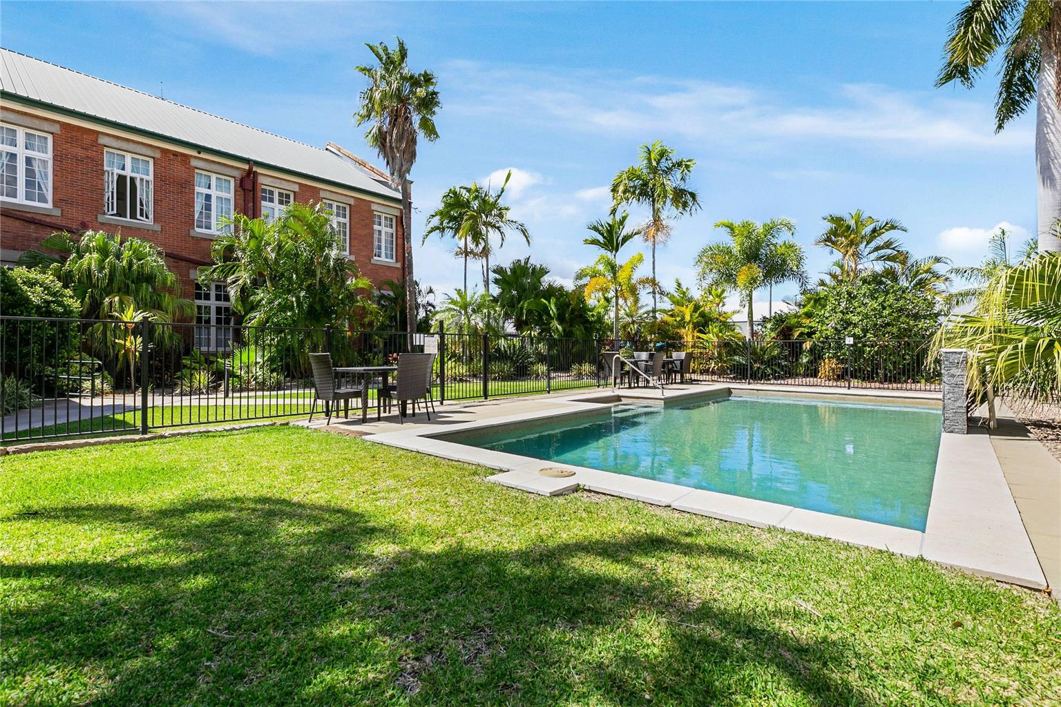 Quality Hotel Regent Rockhampton — 4-Star Luxury Hotel in Rockhampton, Australia