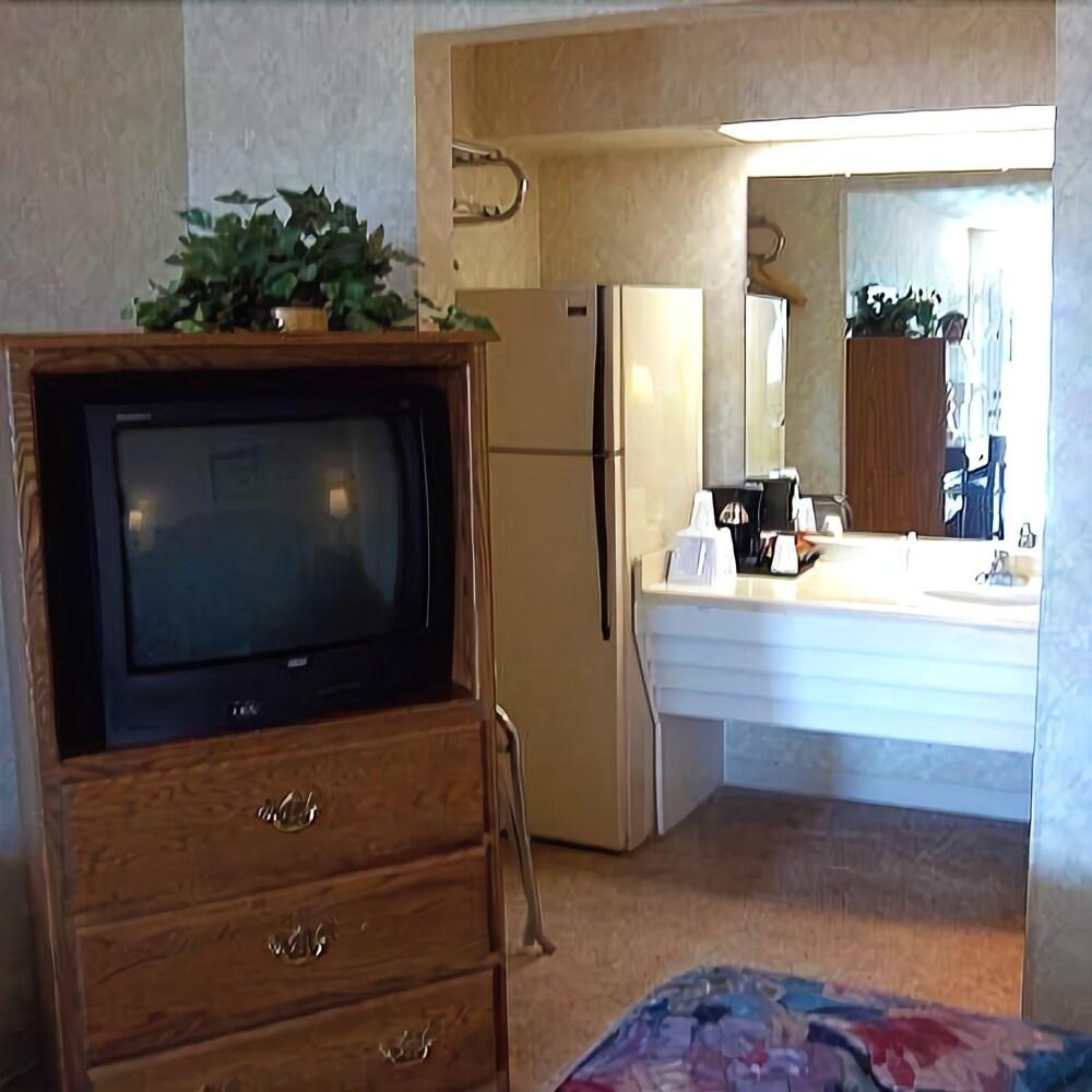 Knights Inn Cozad Lexington Area - photo 11