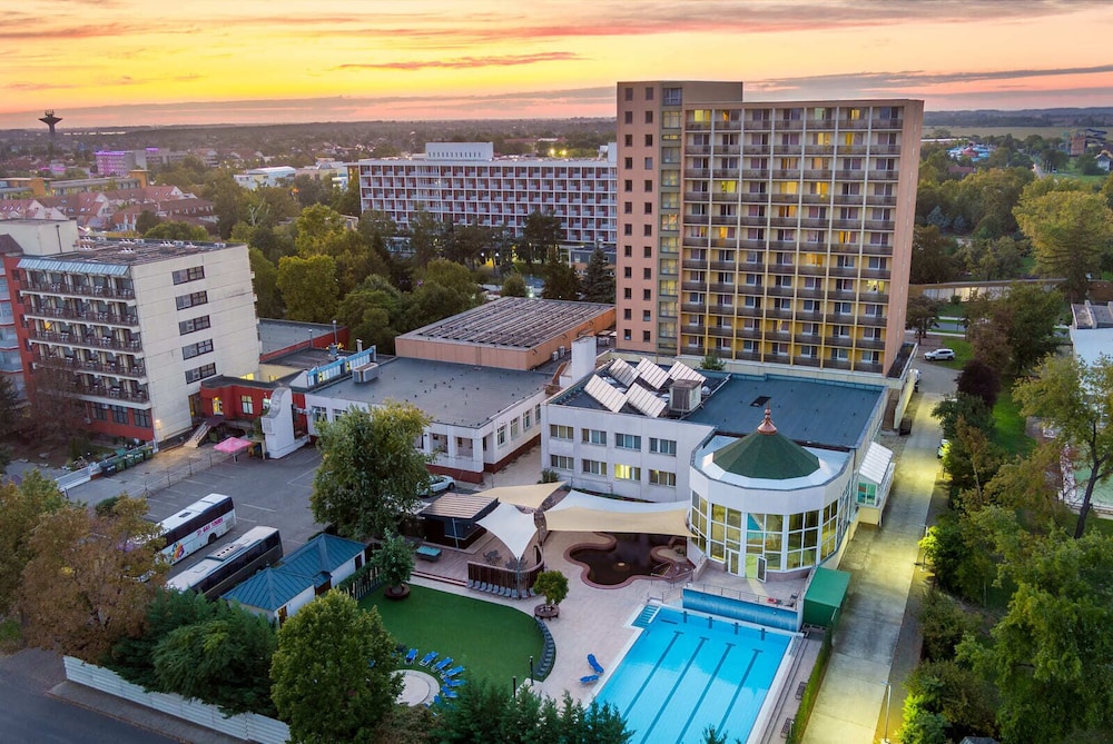 Hotel Barátság Hajdúszoboszló Superior in Hajduszoboszlo, Hungary