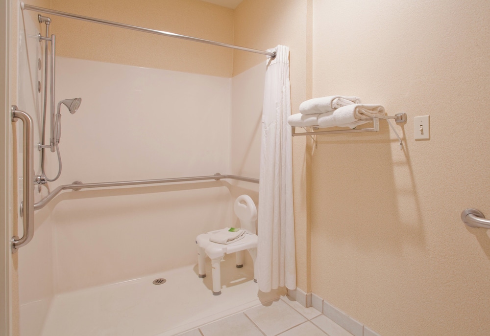 Holiday Inn Express Hotel & Suites Beatrice by IHG - photo 74
