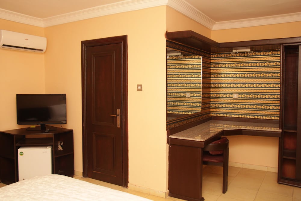 Conference Hotel and Suites — Ijebu-Ode — photo 4