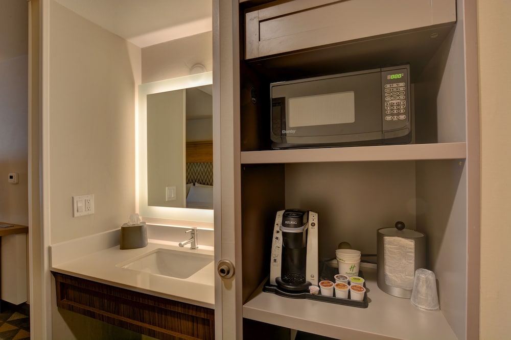 Holiday Inn Salem an IHG Hotel - photo 8