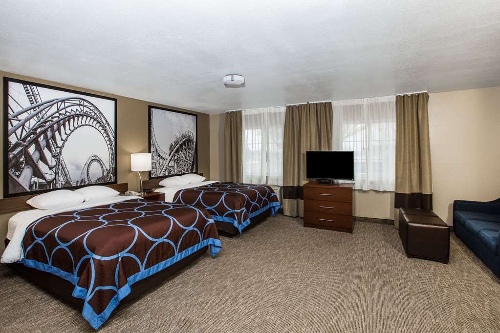 Super 8 by Wyndham Altoona - photo 15