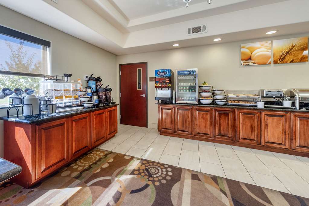 Comfort Inn & Suites Perry I 35 - photo 37