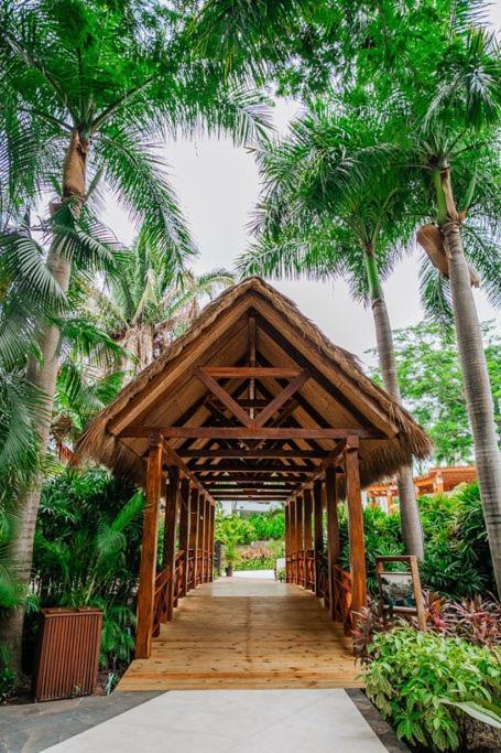 Tropical Oasis with Cook And Housekeeping Service Included Private Pool Bbq Beach Access in Cruz De Huanacaxtle, Mexico