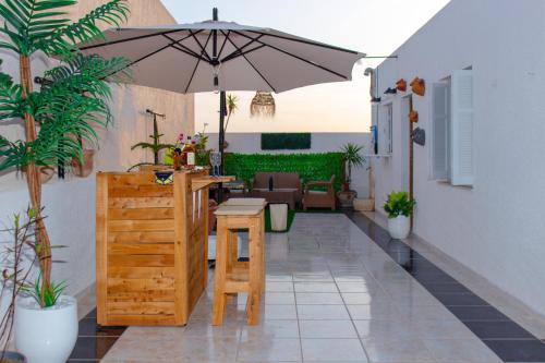 Le Rooftop Apparte Barbecue Grande Terrasse — 4-Star Luxury Hotel in Nabeul, Tunisia