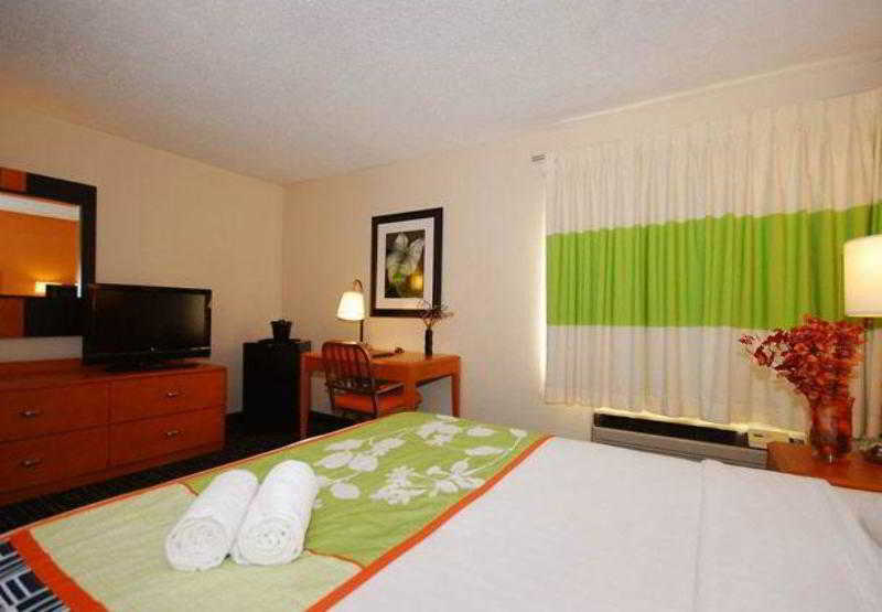 Fairfield Inn - photo 10