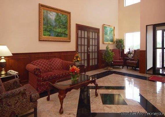 Comfort Suites at UNT - photo 13