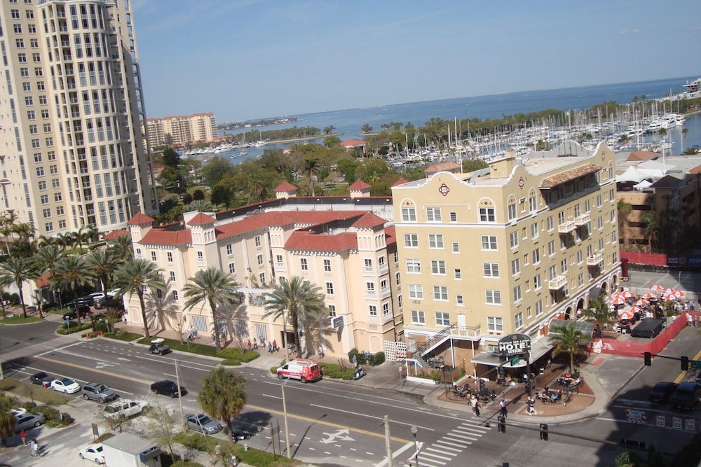 Ponce De Leon Hotel - photo 27