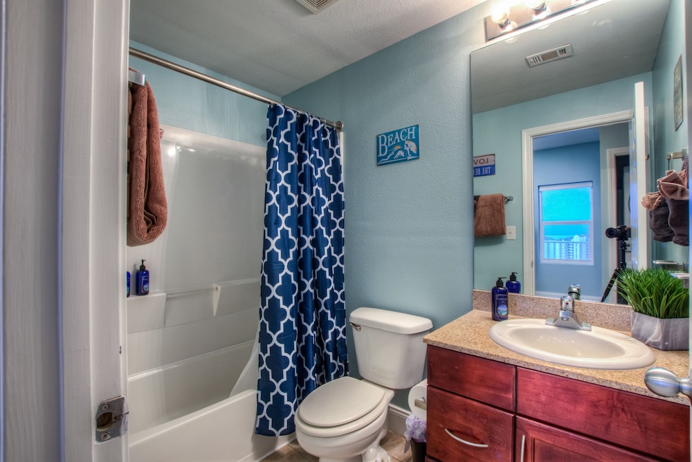 Laketown Wharf Resort by Aneliya's Rentals - photo 712
