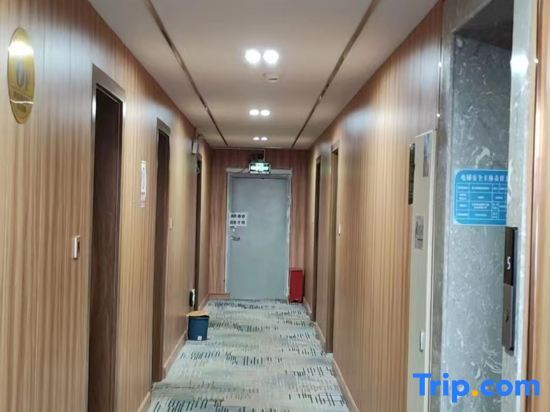 Mojiang XinXing Business Hotel in Lianzhu, People's Republic of China