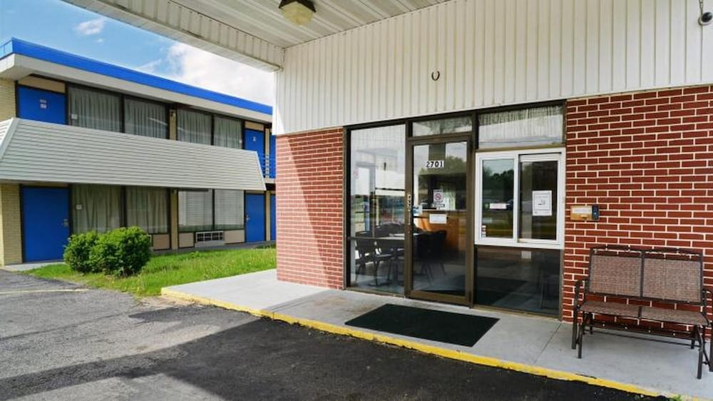 Loyalty Inn Maryville - photo 2