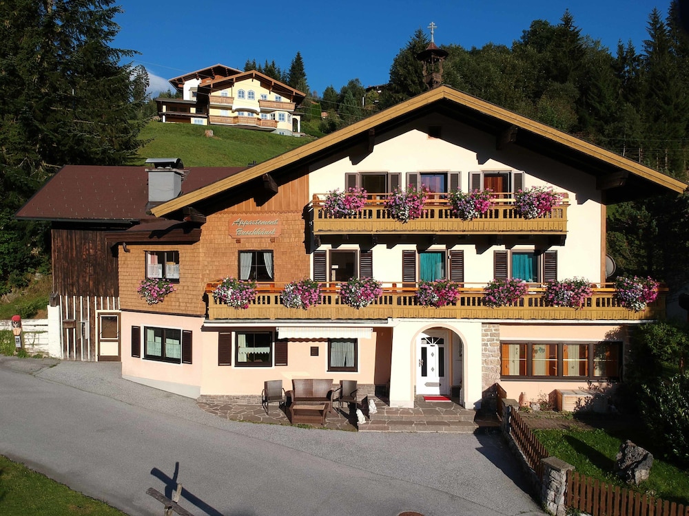 Buschhäusl Fam. Stas in Filzmoos, Austria