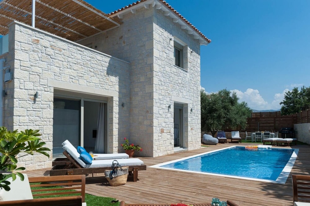 Villa Prima With Private Heated Pool — 4-Star Luxury Hotel in Rethymno, Greece