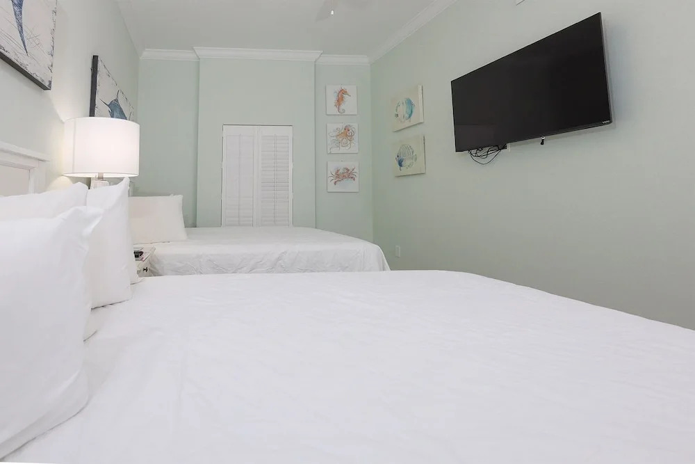 Phoenix Gulf Tower 1604 4 Bedroom Condo - photo 3