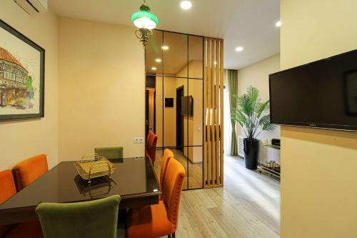 Comfortable 2BR Apt with 3 Balconies by Wehost