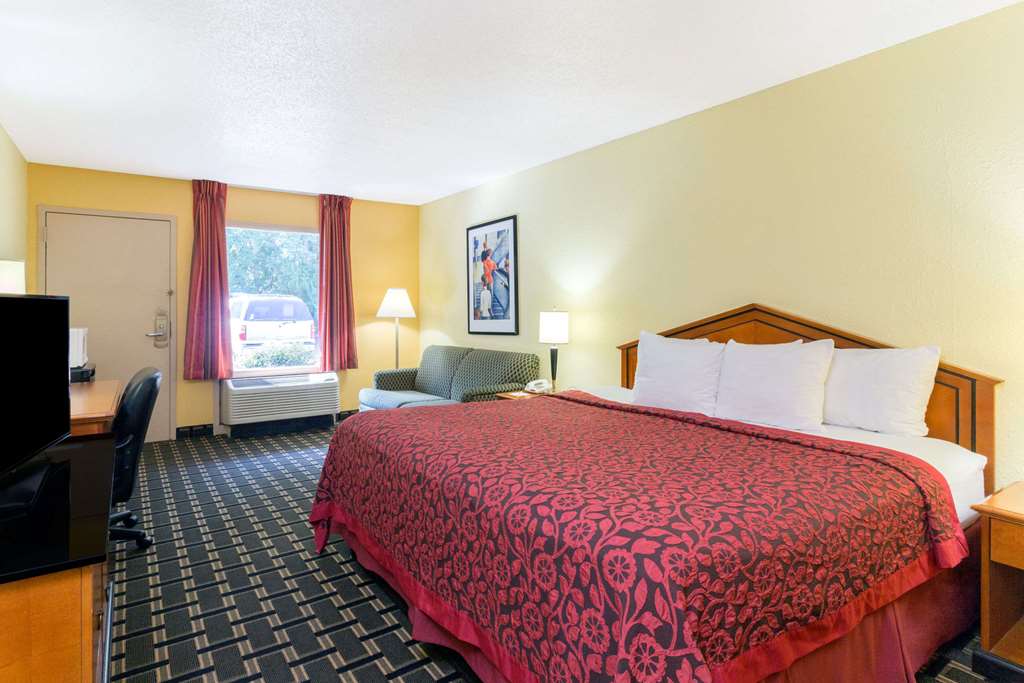 Days Inn by Wyndham Savannah Airport - photo 8