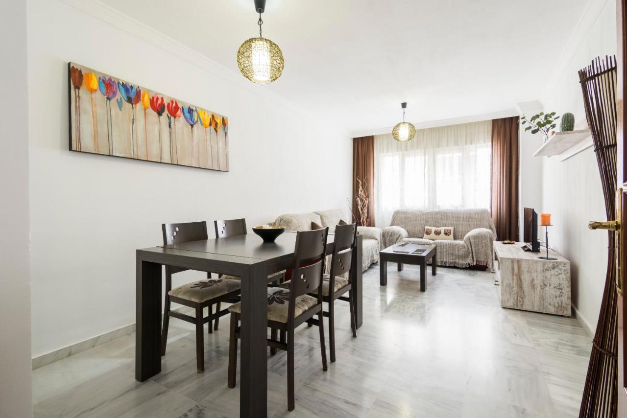 Apartamento Alaska 800 M de la Playa Parking Privado — 4-Star Luxury Hotel in Malaga, Spain