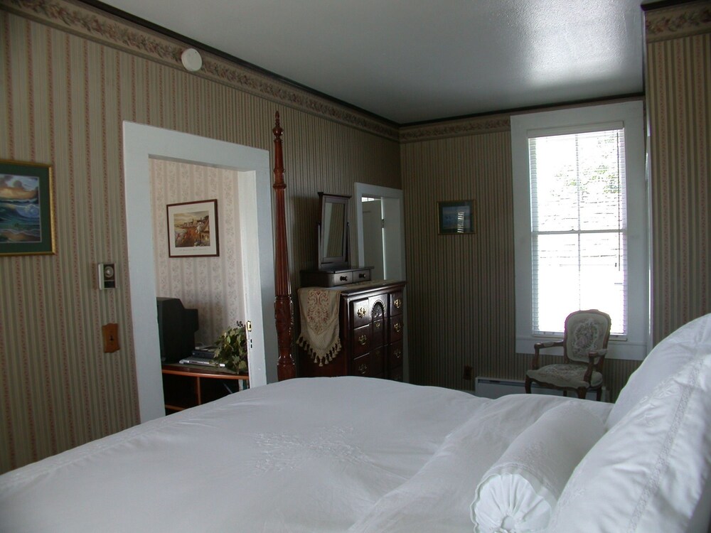 Nicholson House at Beaujolais - photo 25