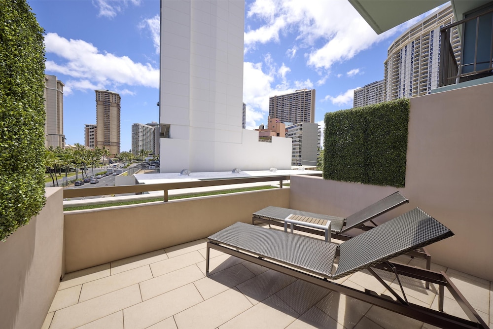 DoubleTree by Hilton Hotel Alana Waikiki Beach - photo 41