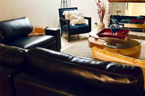 5 Beds 2 Full Baths w Gazebo w Fenced Backyard — hotel in Cuba City