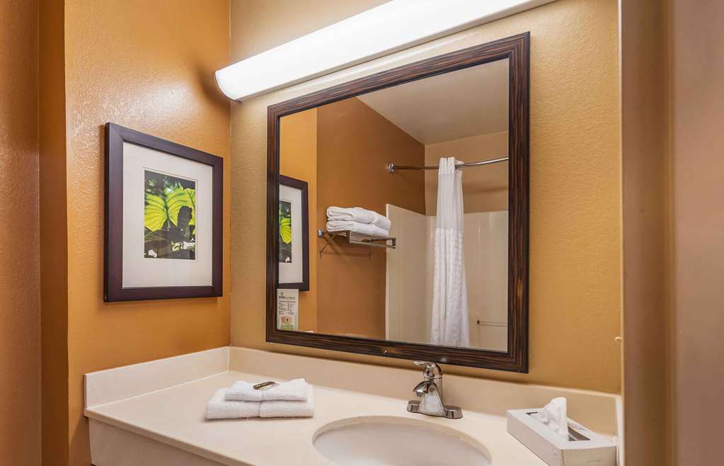Extended Stay America Suites Chicago Woodfield Mall - photo 30
