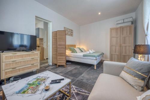 L’as de Coeur Rocade Tram in Grenoble, France