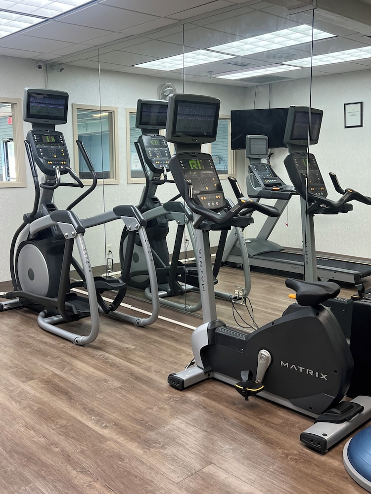 Holiday Inn Express Hotel & Suites Beatrice by IHG - photo 98