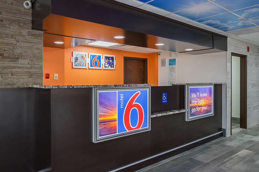 Motel 6 Savannah GA Midtown - photo 21