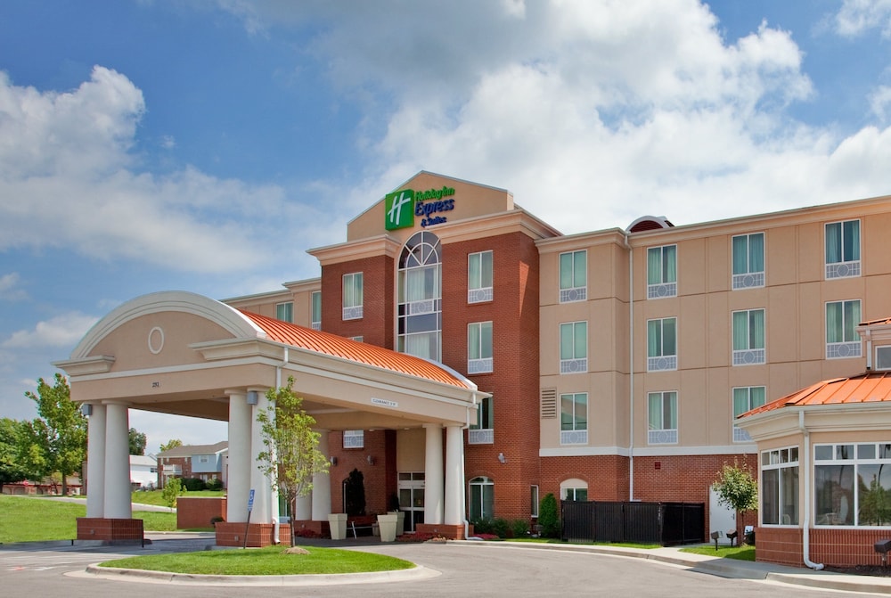 Holiday Inn Express Hotel & Suites Kansas City Grandview by IHG - photo 57