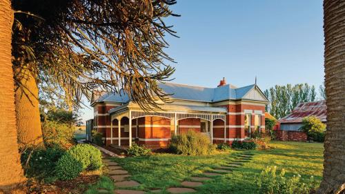 The Royal Standard Farm Daylesford — 4-Star Luxury Hotel in Daylesford, Australia