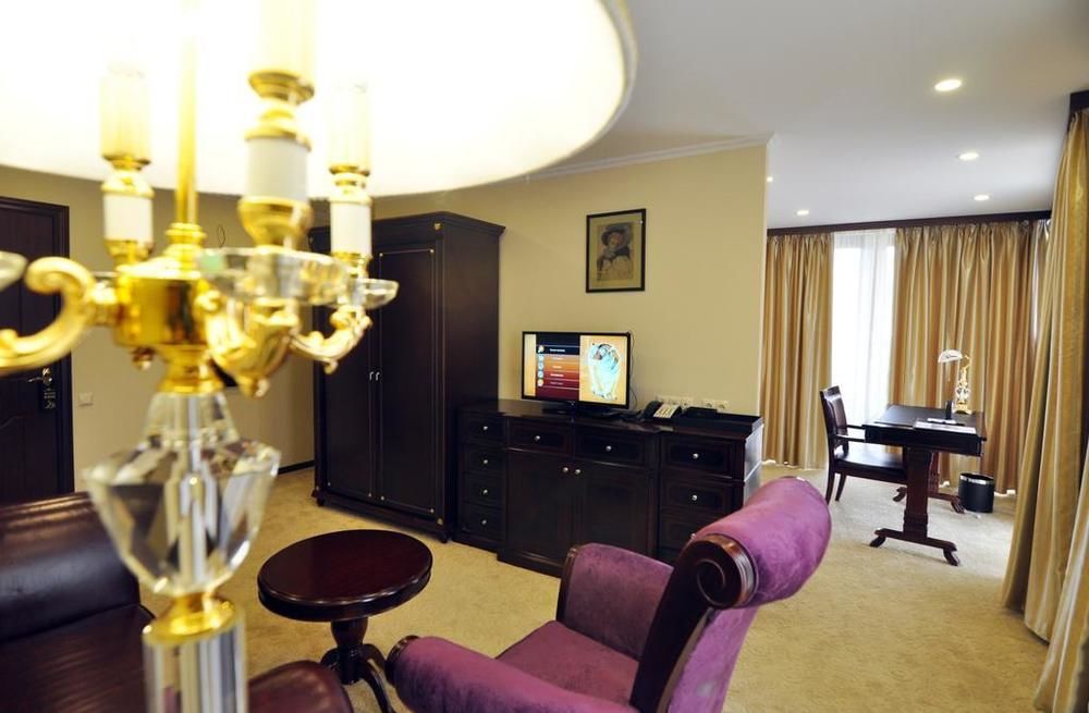 Velvet Hotel