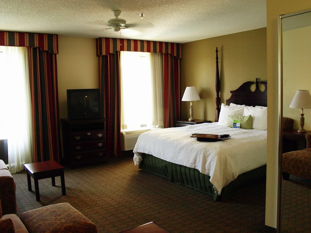 Hampton Inn Canton - photo 26