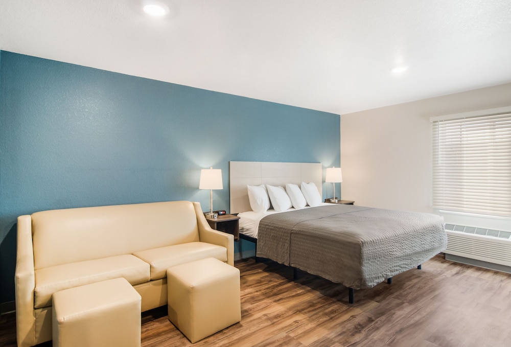 WoodSpring Suites Thornton North Denver - photo 14