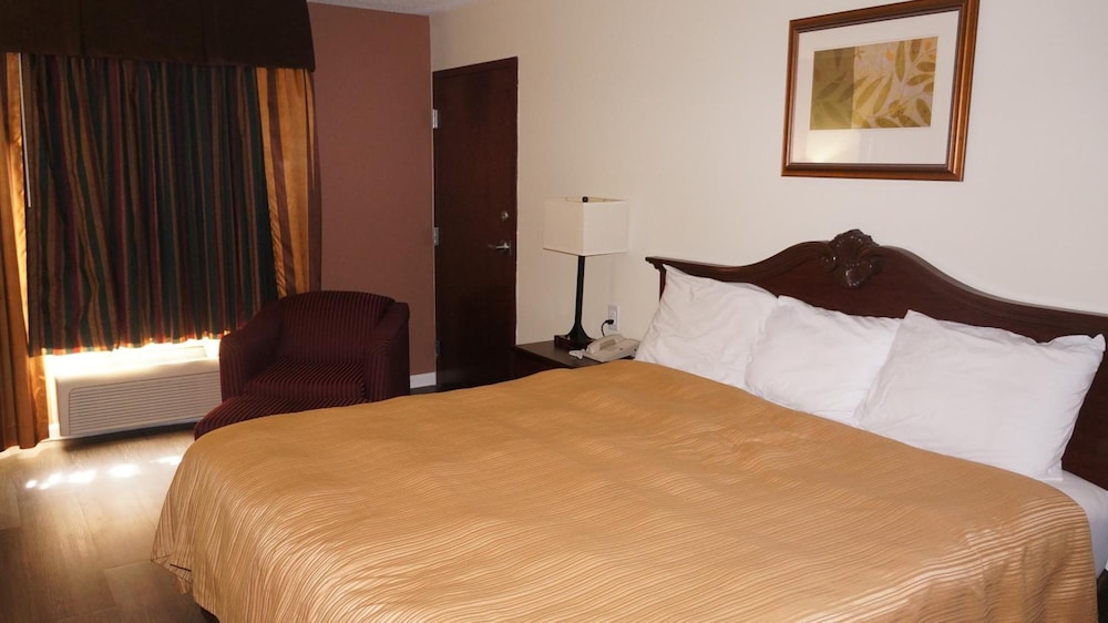 Scotland Neck Inn - photo 16