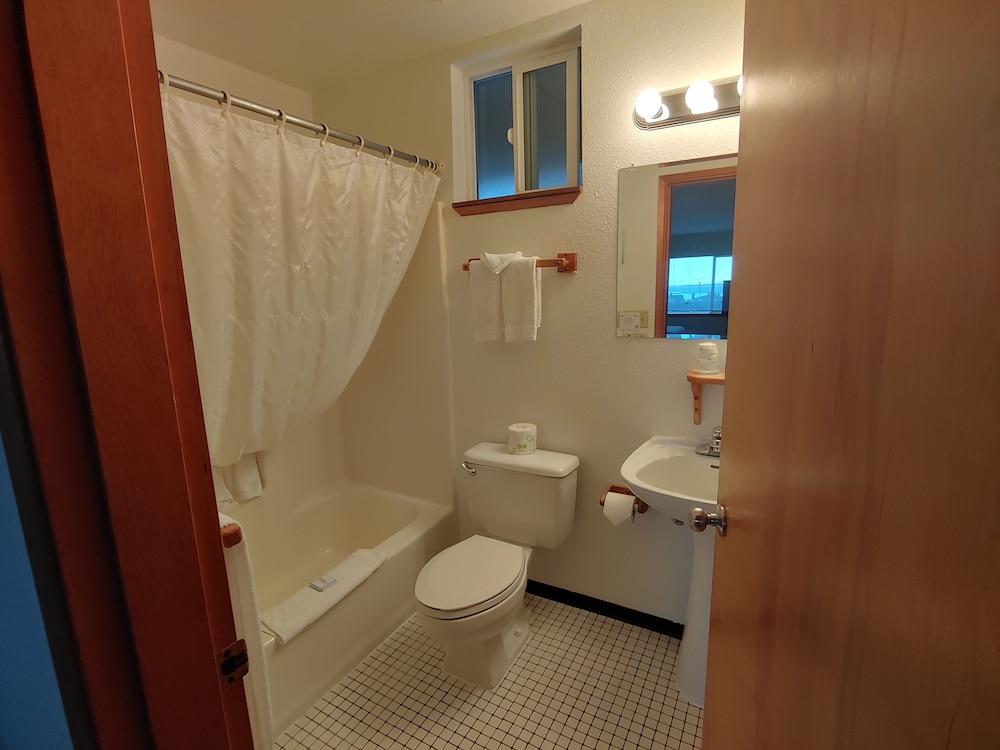 The Dublin House Motel - photo 14