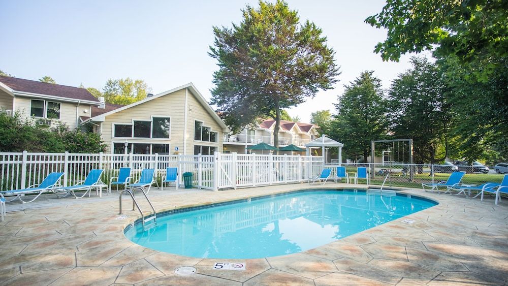 Somerset Inn & Suites - photo 17