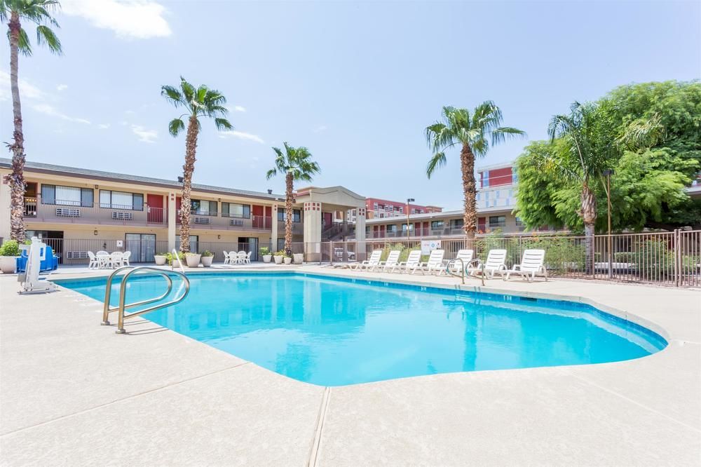Super 8 by Wyndham Tempe ASU Airport - photo 9