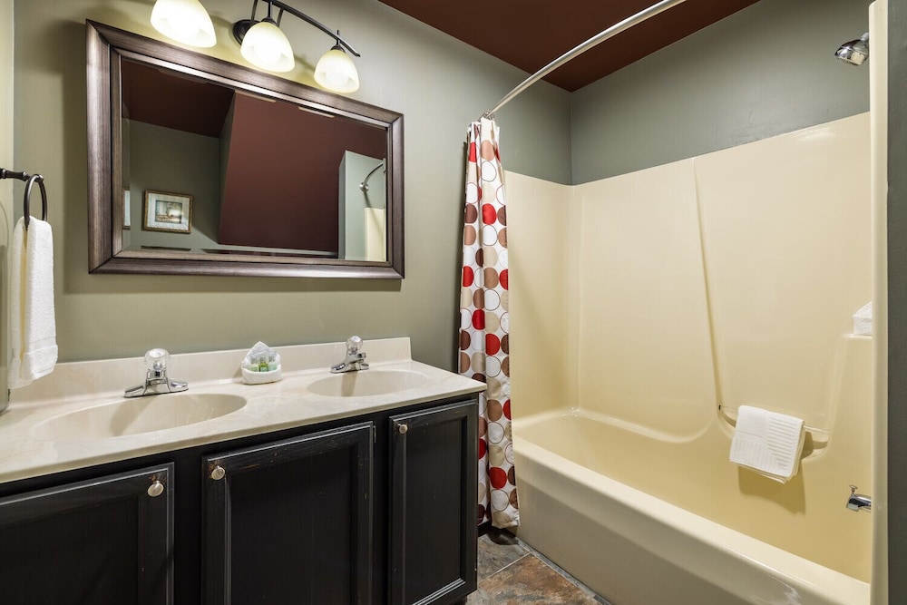 Old Harbor Inn - photo 249