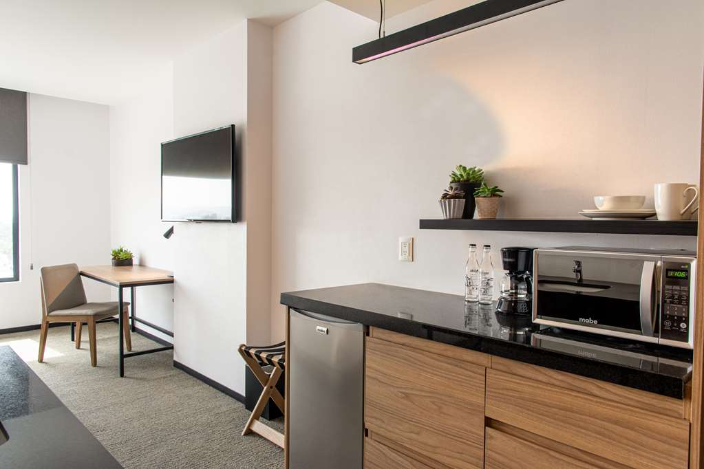 Deluxe single suite